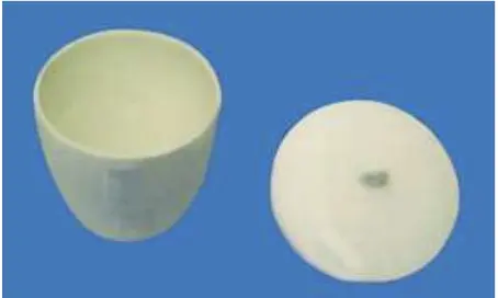 Image of Medium crisols with vitrified lid